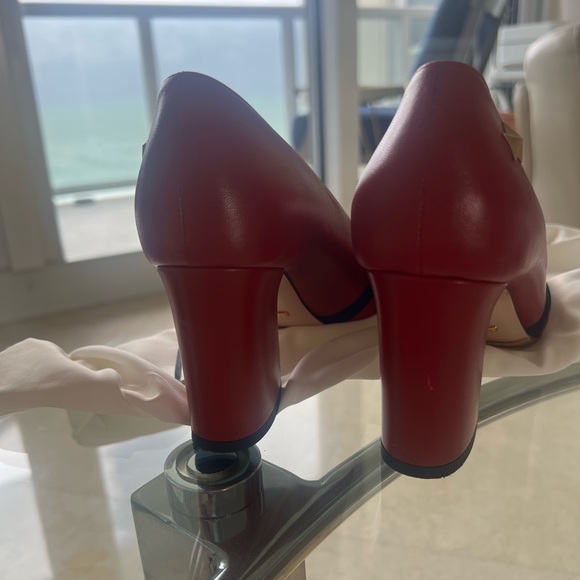 Red Gucci pump, like new:) - Picture 3 of 4